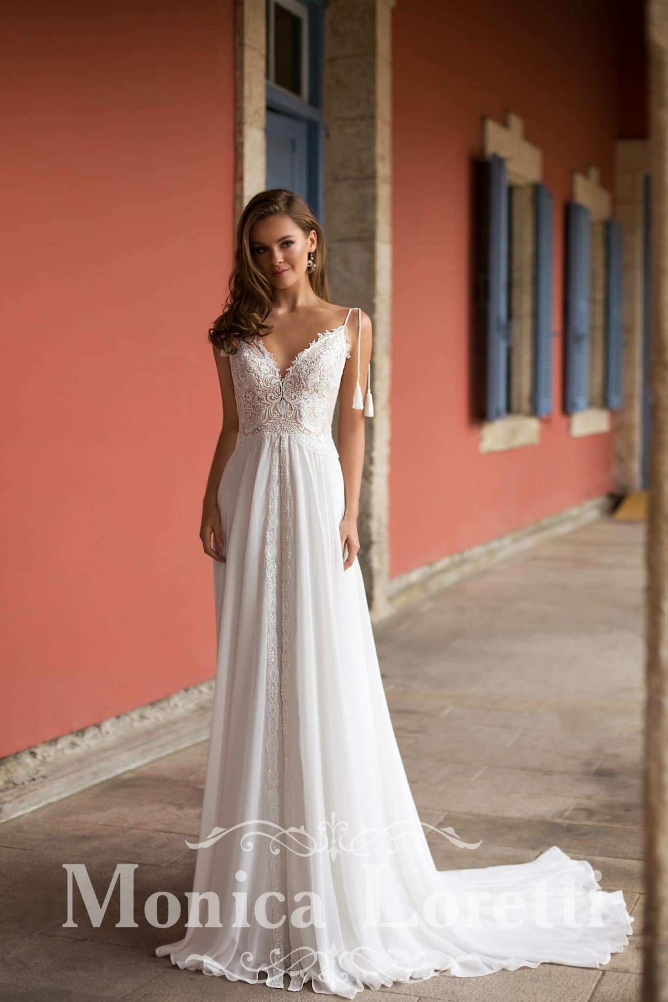 hochzeitsrausch Brautmoden - Elegantes Brautkleid mit Spitzenoberteil und Trägern, romantisch und zeitlos