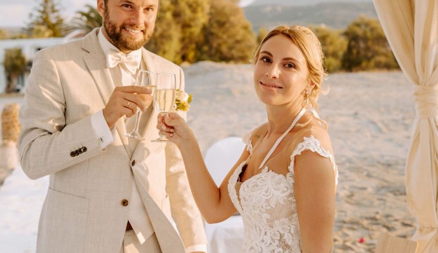 #HRbride: Nadine im Fit & Flare Look  –  Dream Beach Wedding auf Kreta