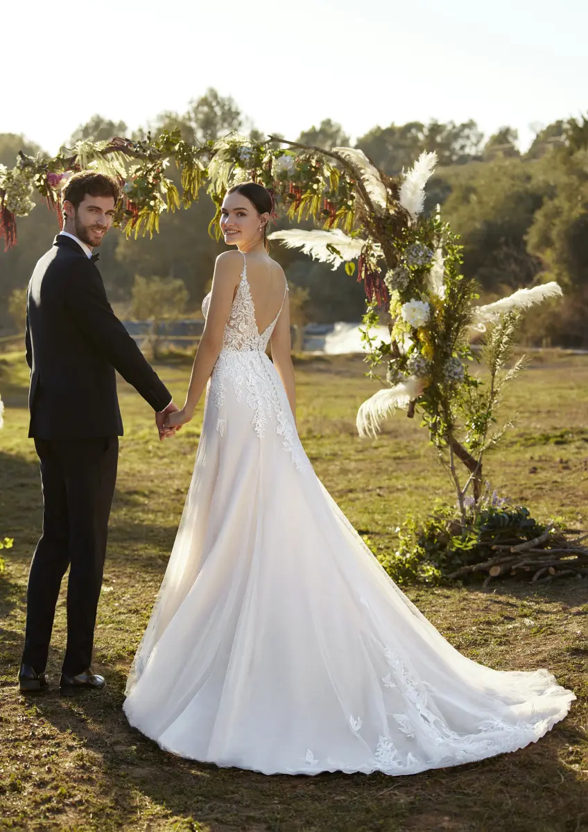 Bridentity Bejeweled Brautkleid Hochzeitskleid