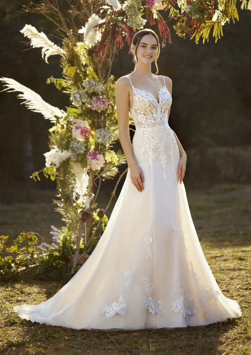 Bridentity Bejeweled Brautkleid