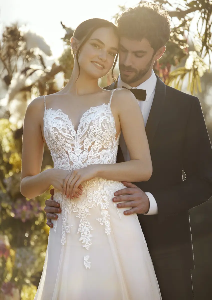 Bridentity Bejeweled Brautkleid Hochzeitskleid