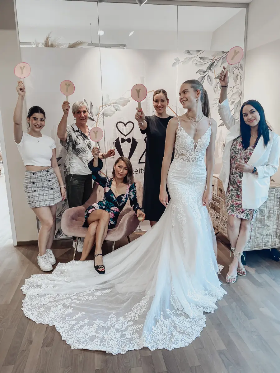 Brautkleider Marken Hochzeitskleider hochzeitsrausch Brautmoden