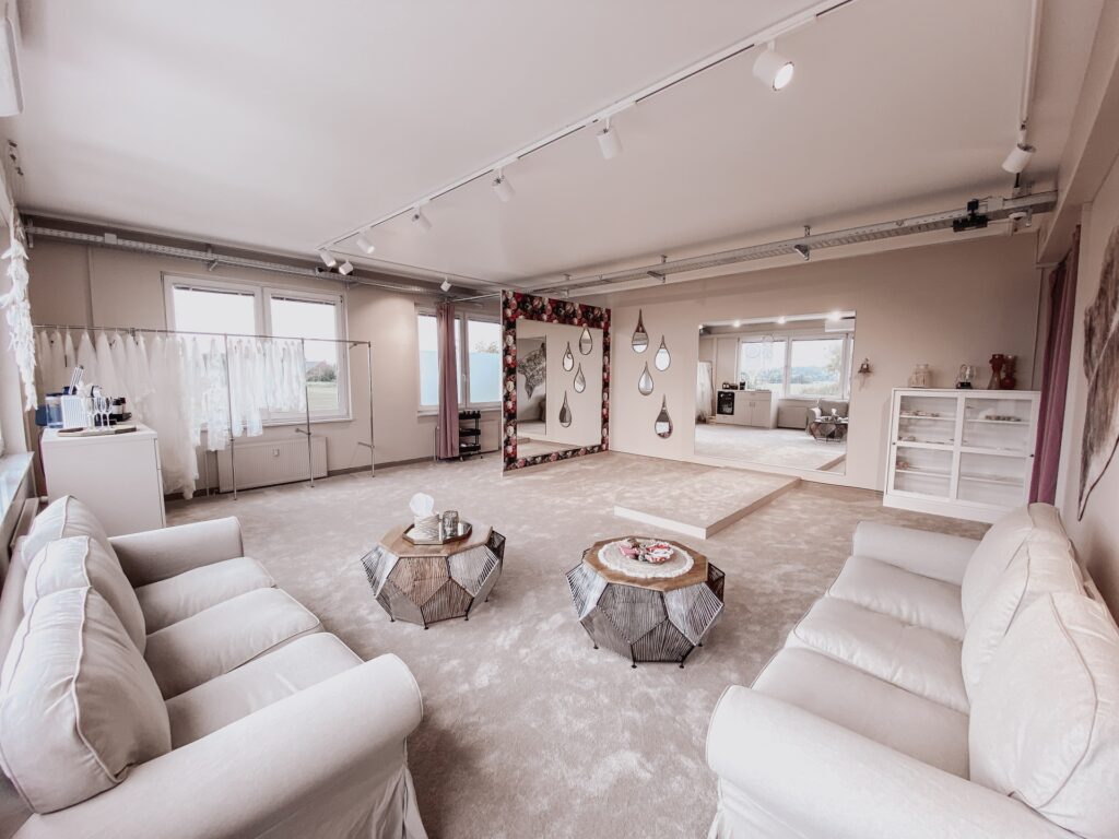 hochzeitsrausch Brautmoden - Eleganter Showroom in Berlin für Brautkleider und Hochzeitsplanung