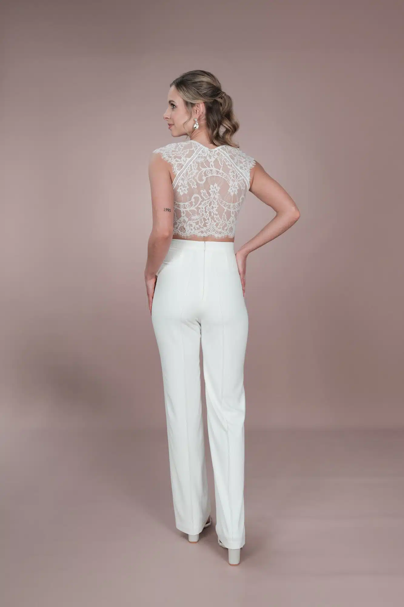 R2L25-T01 Top