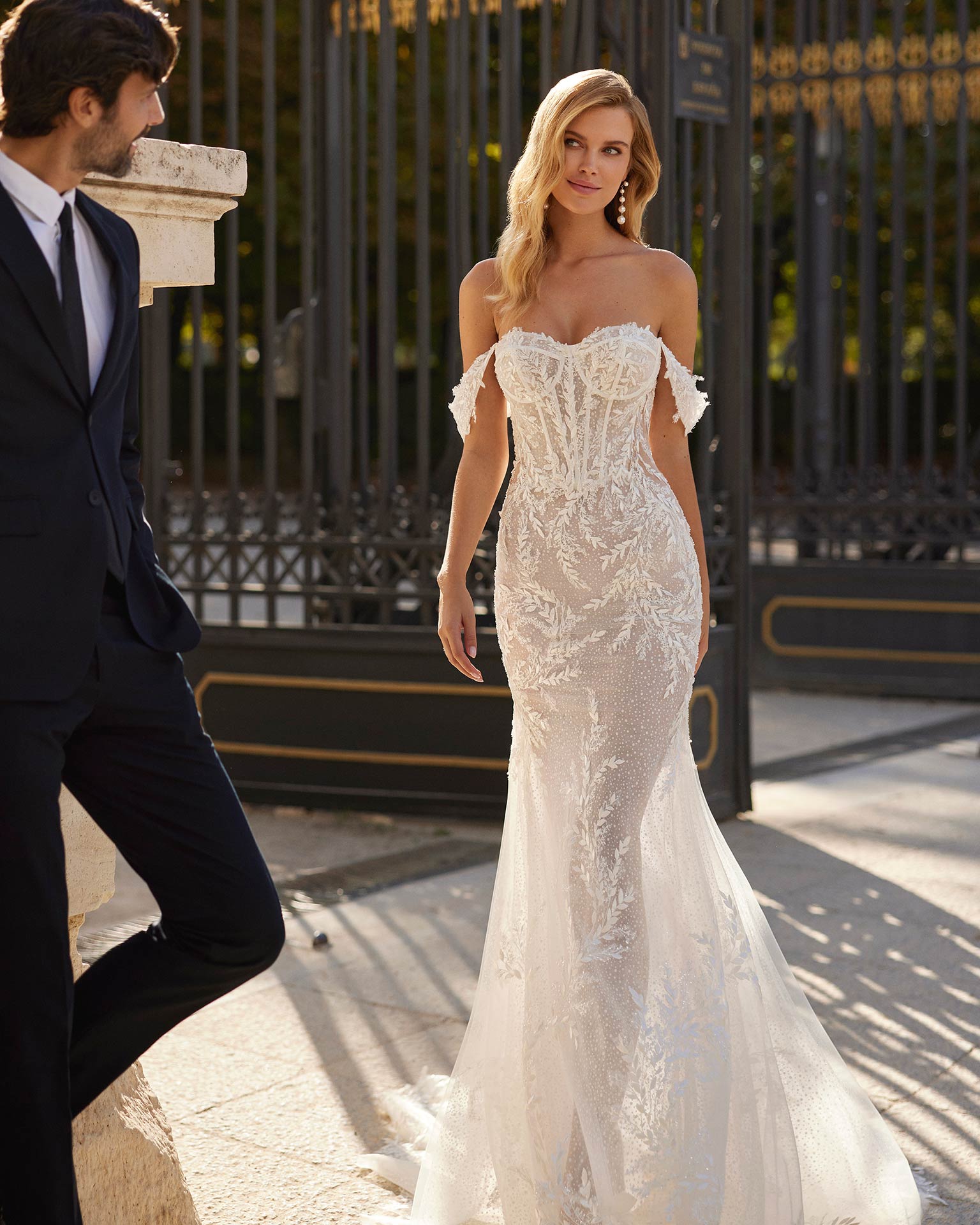 Luna Novias Satcher