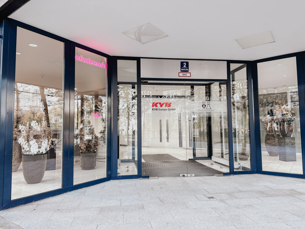 hochzeitsrausch-Brautmoden-Muenchen-