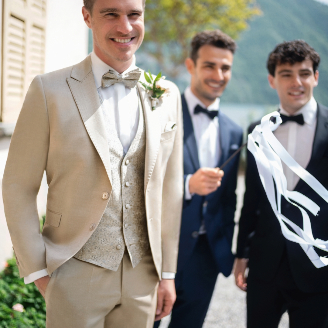 Maßgeschneiderte Hochzeitsanzüge: Warum sie die beste Wahl für deinen besonderen Tag sind