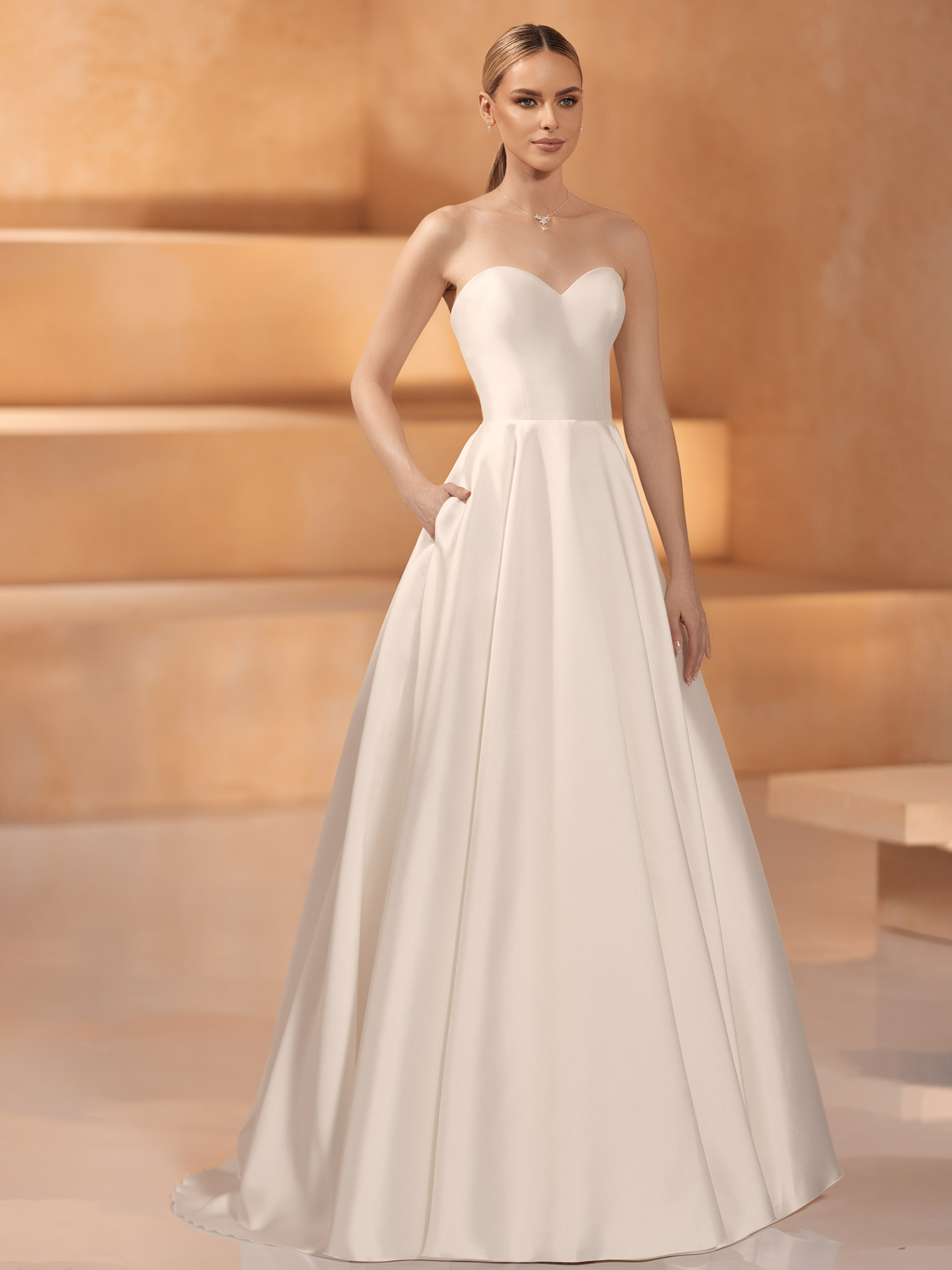 Bianco Evento Olga Hochzeitskleid